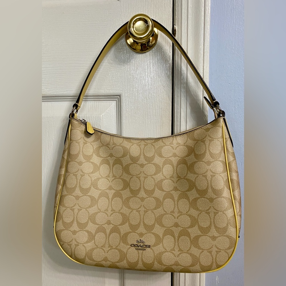 Beautiful Coach Bag (like new)